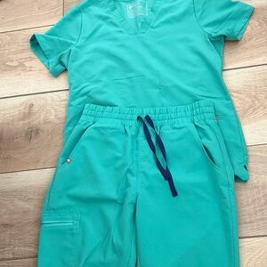 Figs Zamora small top and bottom, bottom is Small/Tall